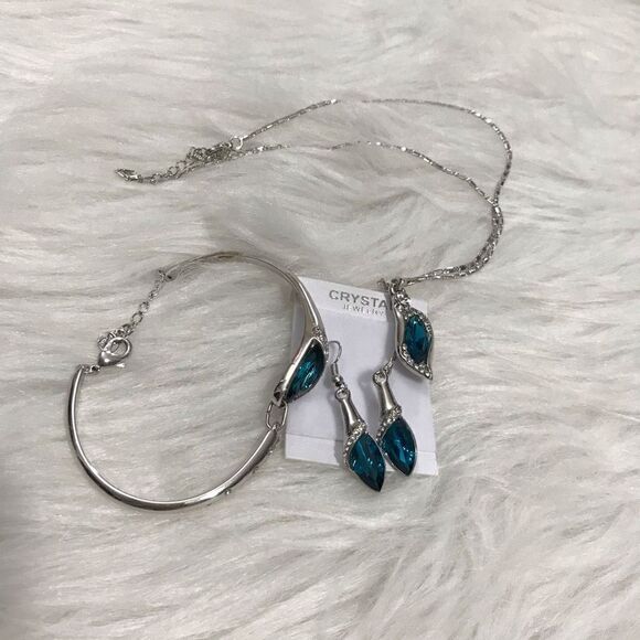 DELETING SOON Blue Rhinestone Bracelet Necklace Earrings Jewelry Set Bangle - Picture 3 of 7